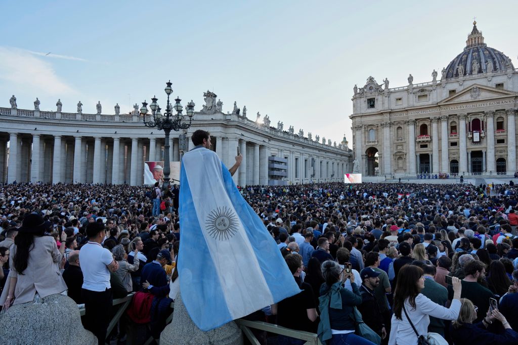 XIV. Leó pápa